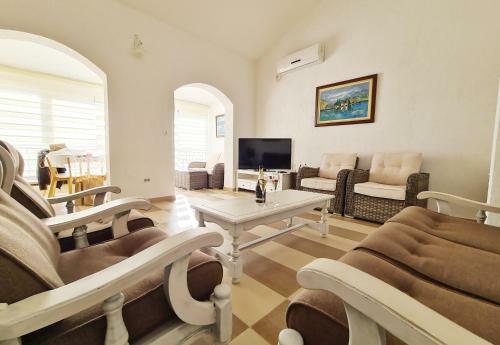 Apartamento Live By The Sea, Bijela
