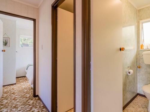 Retro Retreat - Tairua Holiday Home