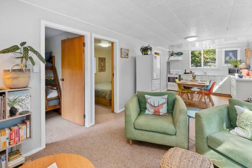 Taupahi Treehouse - Turangi Holiday Home