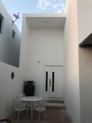 Cheli House
