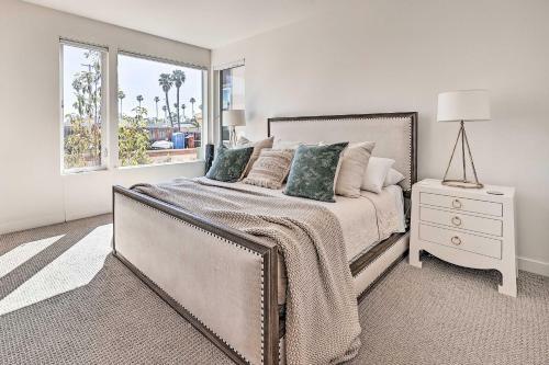 Apartamento Luxe Retreat With Rooftop Less Than Half Mi To Beach!