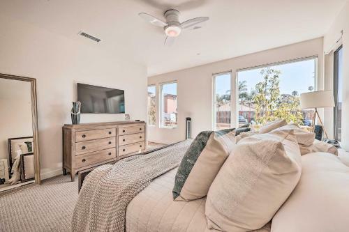 Apartamento Luxe Retreat With Rooftop Less Than Half Mi To Beach!