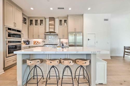 Apartamento Luxe Retreat With Rooftop Less Than Half Mi To Beach!
