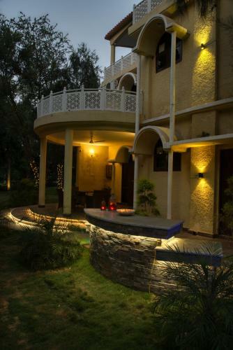 Villa Sunahari Bagh - Pool Farm Retreat @ Gurgaon
