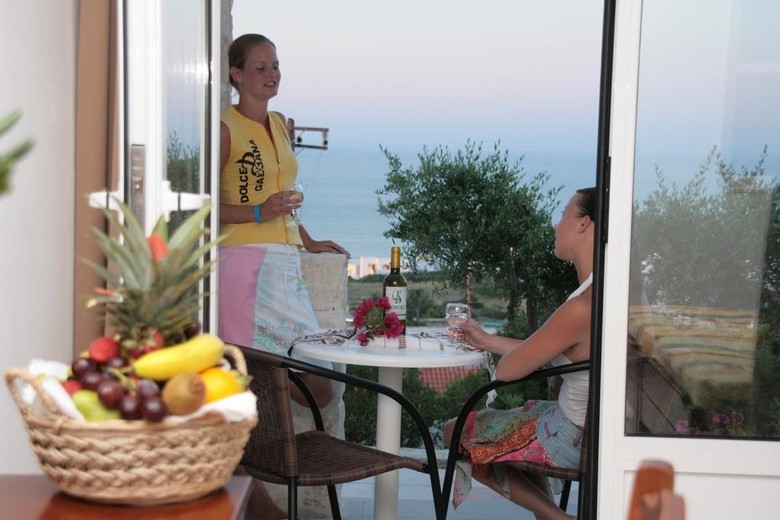 Hotel Semiramis Village
