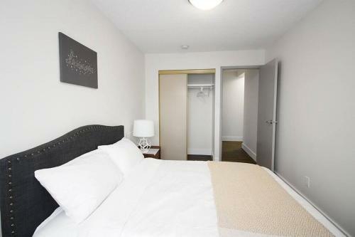 Apartamento 21st Floor Two Bedroom Downtown Unit Free Parking