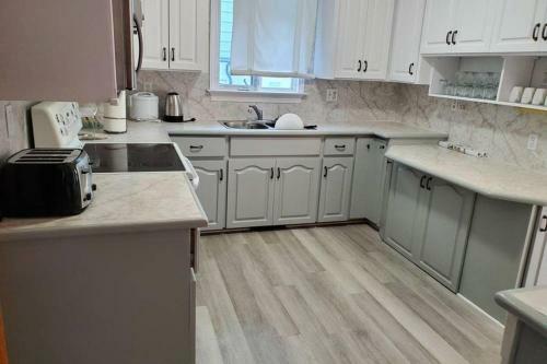 Apartamento Cottage With River Front & Minutes Away From Beach