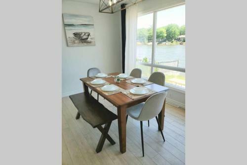 Apartamento Cottage With River Front & Minutes Away From Beach