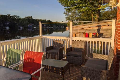 Apartamento Cottage With River Front & Minutes Away From Beach