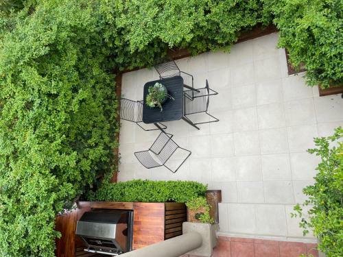 Stylish Townhouse In Melbourne's Playground