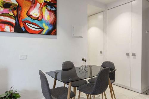 Spacious Brunswick Apartment