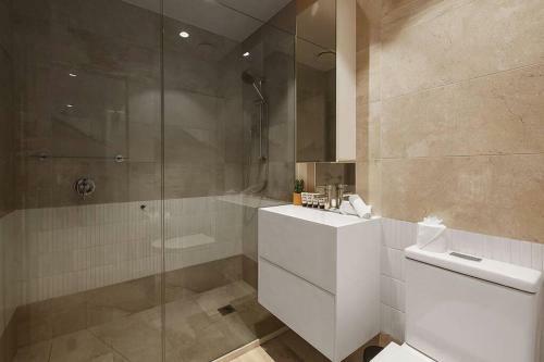 Spacious Brunswick Apartment