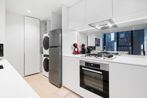Sharp Modern Melbourne Square Apartment