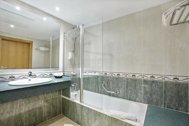Universal Hotel Marqu�s