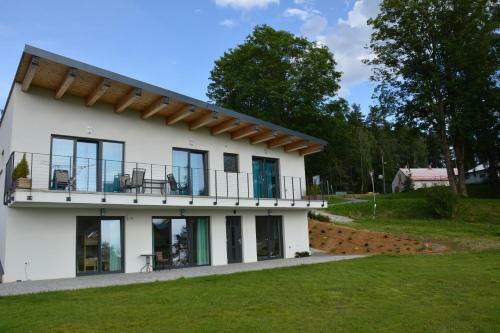 Apartm�ny Eva Ryne?ov�
