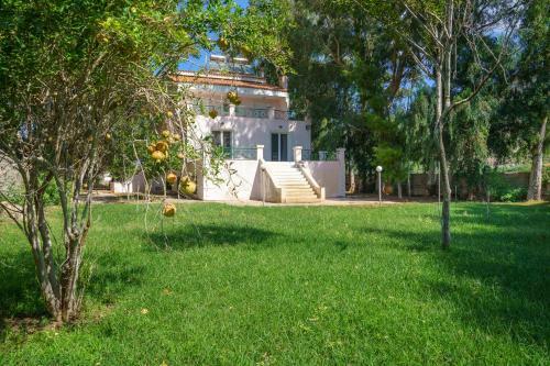 Pink White Marathon Villa Retreat - 5' To Beach
