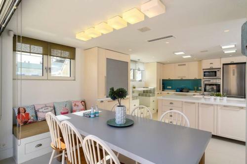 Luxurious Villa Malomar