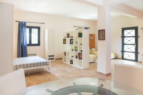 Captain's Countryside Villa For Up To 9 Visitors