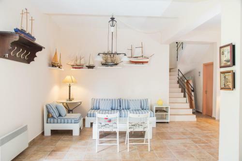 Captain's Countryside Villa For Up To 9 Visitors