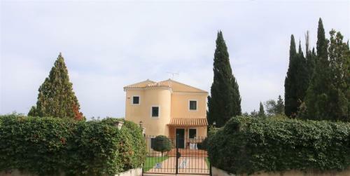 Captain's Countryside Villa For Up To 9 Visitors
