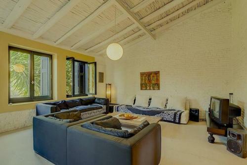 Orange Farm Villa