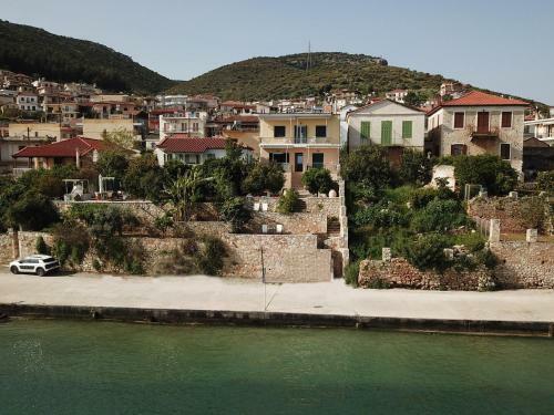 Seafront Apartment In Kiveri, Near Nafplion.
