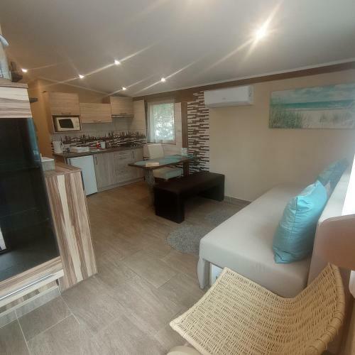 R�zsa Apartman