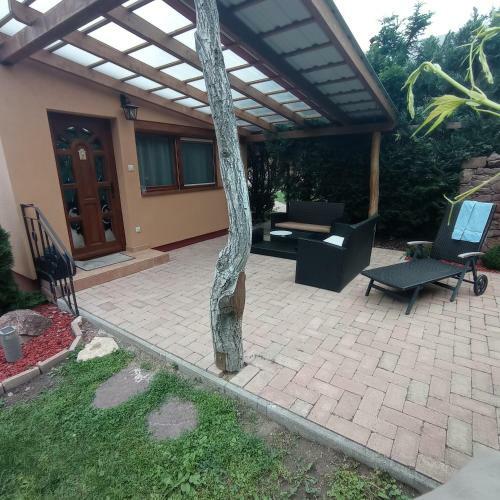 R�zsa Apartman