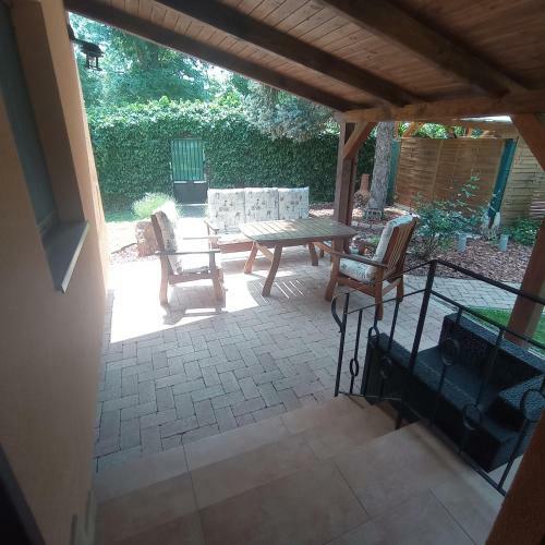 R�zsa Apartman