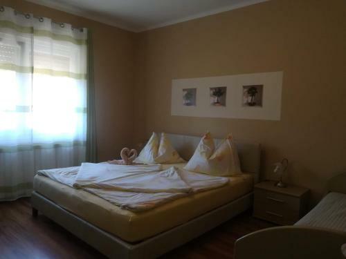 R�zsa Apartman