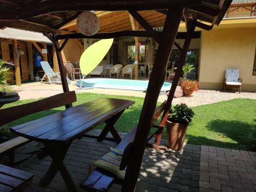 R�zsa Apartman