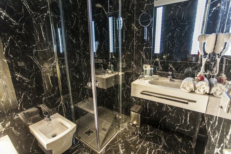 Prestige Hotel