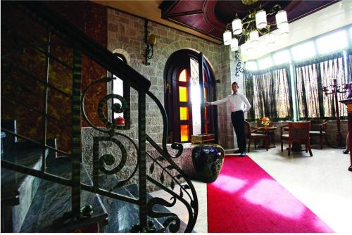 Dinasty Hotel