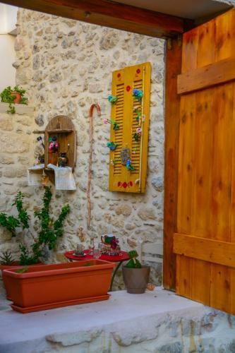 Ariadni's House