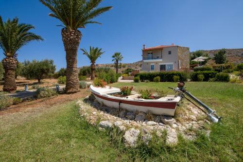 Villa Koutalas - Majestic Sunsets Over The Pool