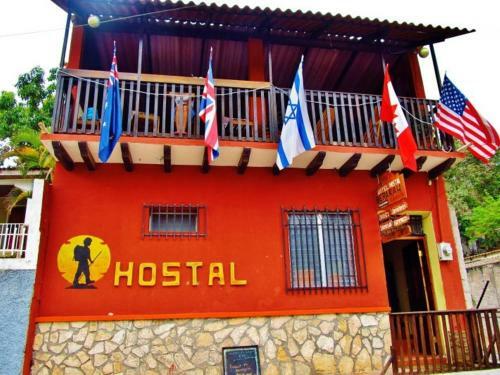 Albergue Hotel & Hostal Berakah