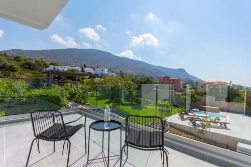 Queens Gem Luxury Villa - Private Heated Jacuzzi - Pool To Be Open