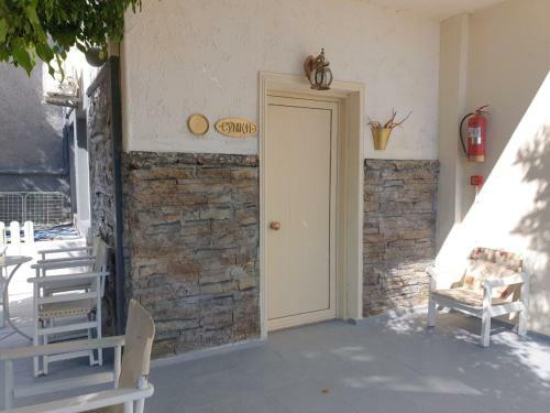 Art Deco Apartment And Studio Next To Each Other For 7 People