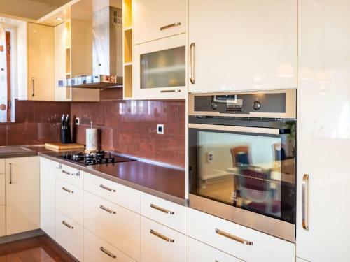 Delightful Apartment In Radovin With Garden
