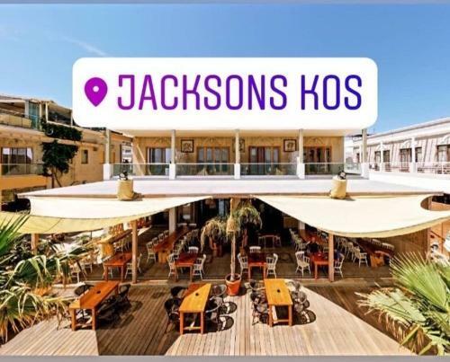 Hostal Jacksons Luxury Suites