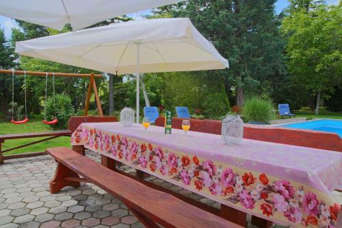 Hostal Aurora Holiday