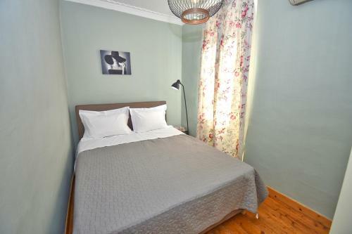 Roses Apartment In Corfu City Centre