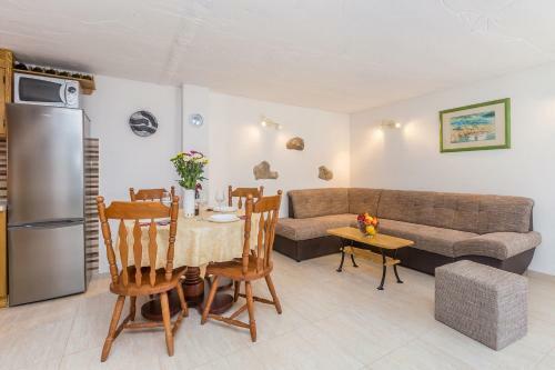 Holiday House Katica