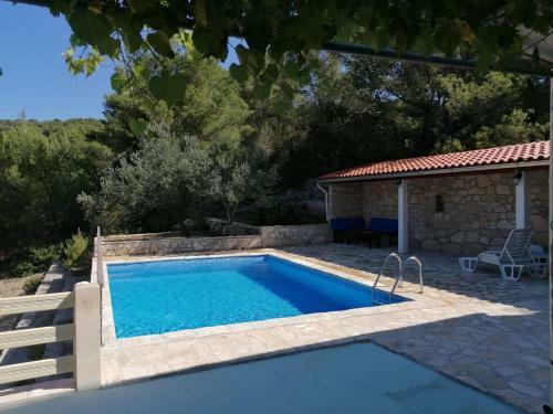 Vacation Home?shared Pool And Tennis Court?