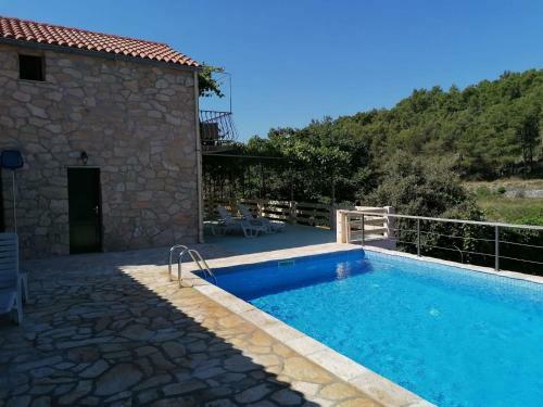 Vacation Home?shared Pool And Tennis Court?