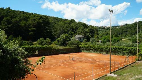 Vacation Home?shared Pool And Tennis Court?