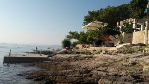 Beachfront House Pope B&B