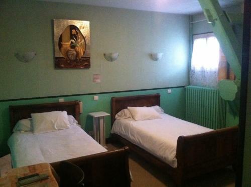Hotel Logis Hostellerie Du Cheval Blanc