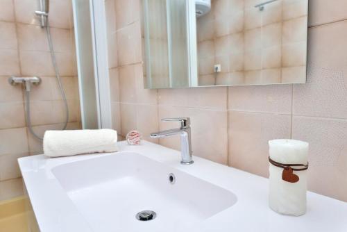 Seaside Holiday House Privlaka, Zadar - 18509