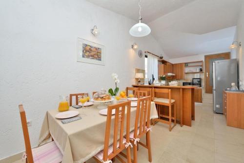 Seaside Holiday House Privlaka, Zadar - 18509